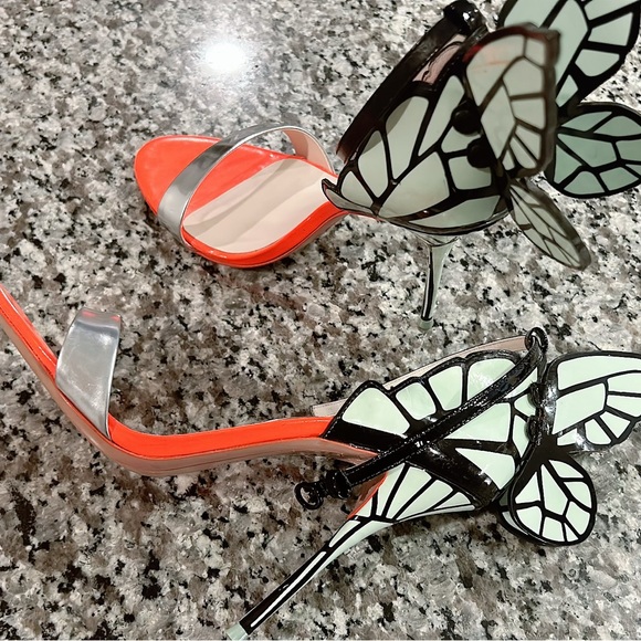 The iconic Beautiful Butterfly - Picture 3 of 10